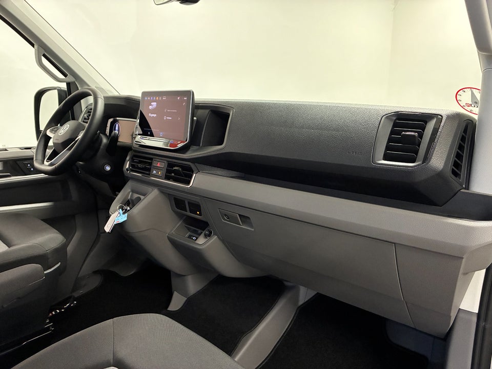 VW Crafter 35 2,0 TDi 140 Kombi L3H3 aut.