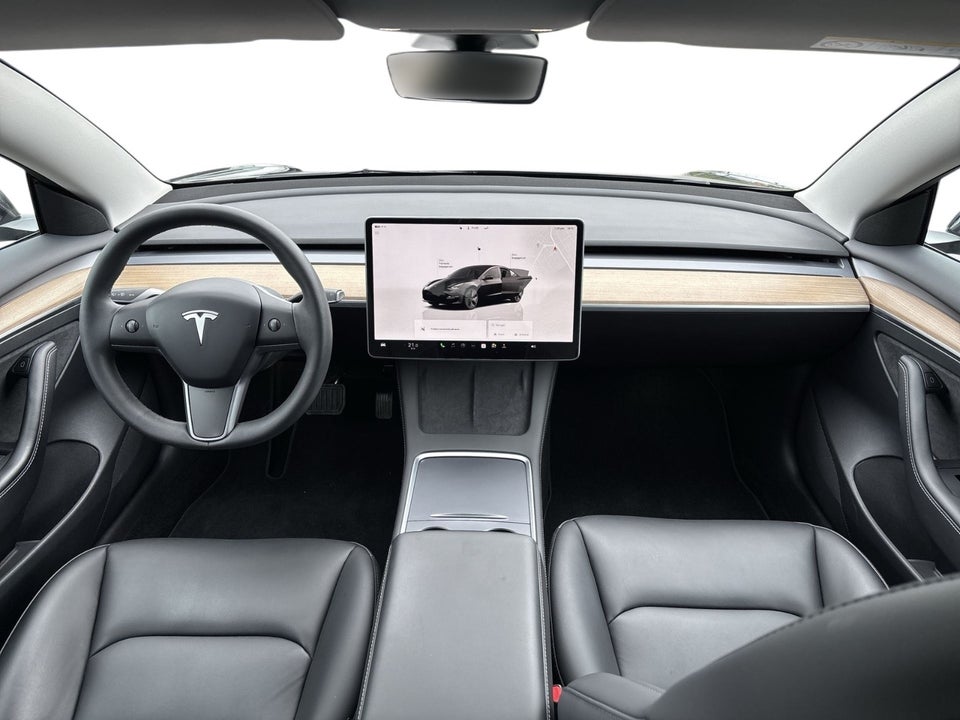 Tesla Model 3 Long Range RWD 4d