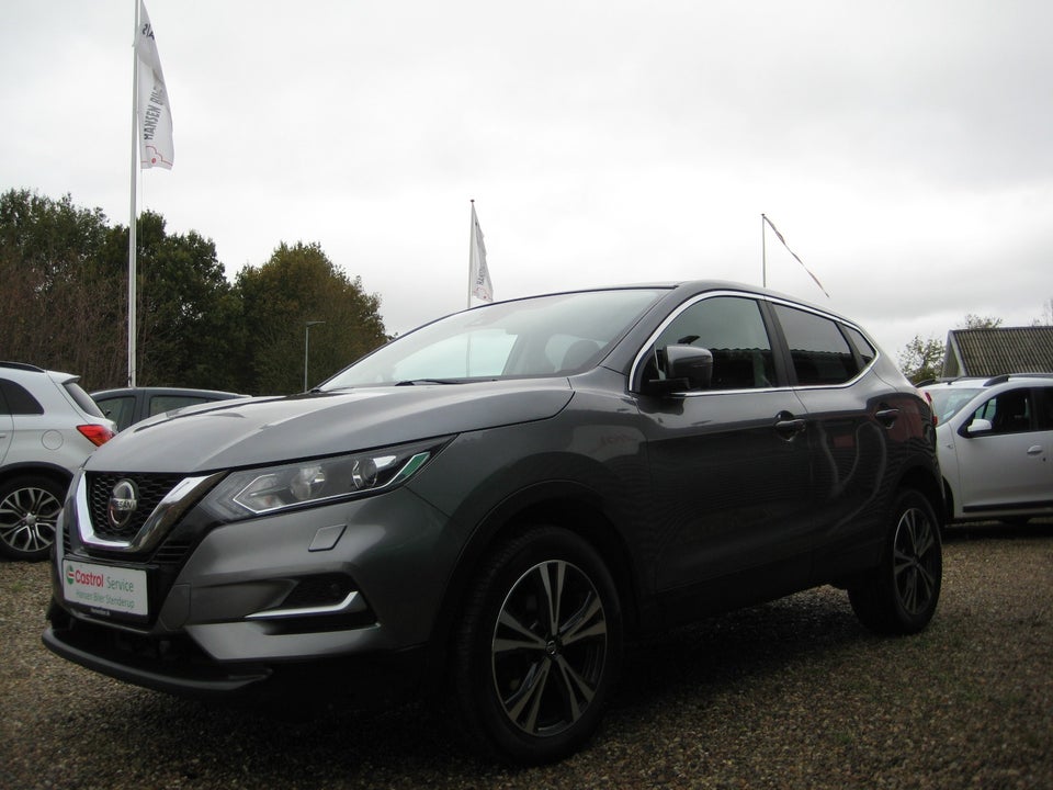 Nissan Qashqai 1,3 Dig-T 140 N-Connecta 5d