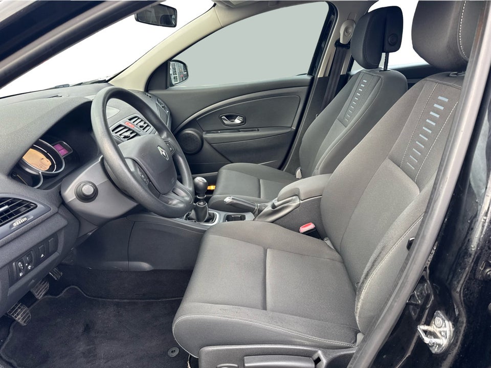 Renault Megane III 1,6 110 Authentique Sport Tourer 5d