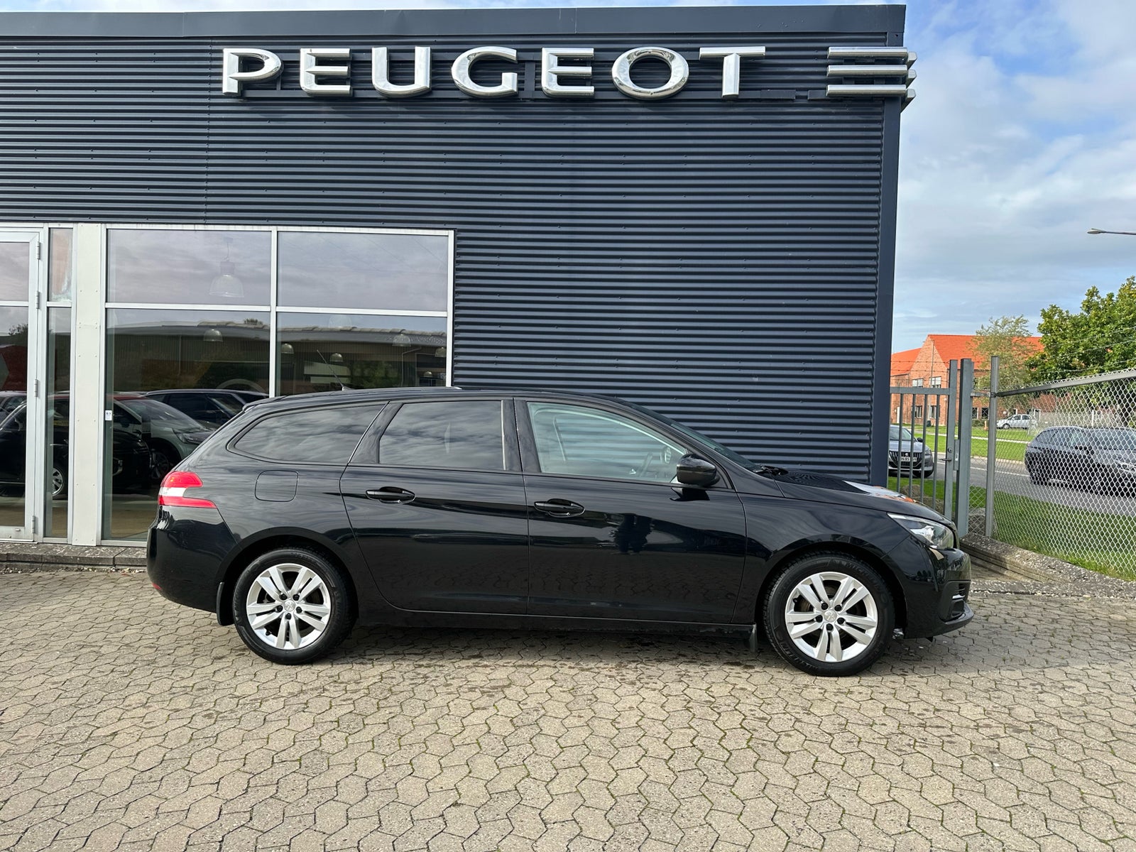 Peugeot 308 1,5 BlueHDi 130 Active SW 5d