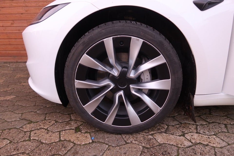 Tesla Model 3 RWD 4d