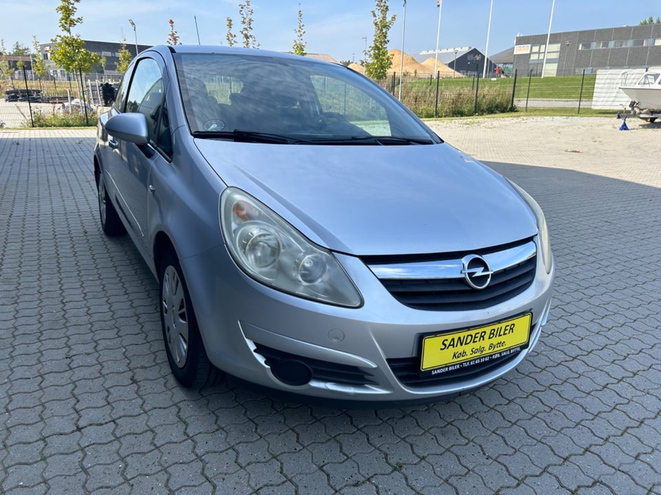 Opel Corsa 1,2 16V Essentia 3d