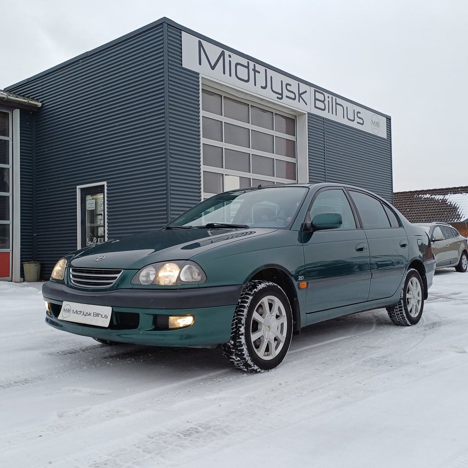 Toyota Avensis 2,0 Sol 4d