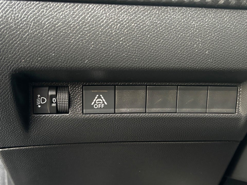 Peugeot 208 1,2 PureTech 75 Supreme 5d