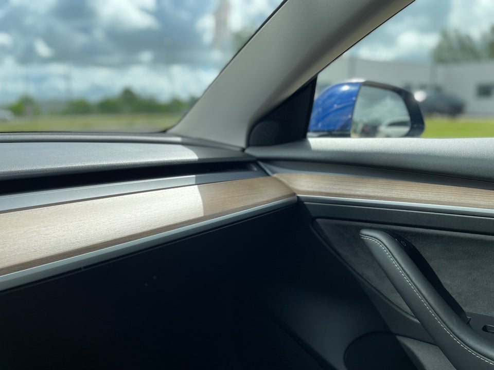 Tesla Model 3 Long Range AWD 4d