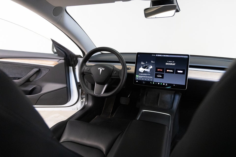 Tesla Model 3 RWD 4d