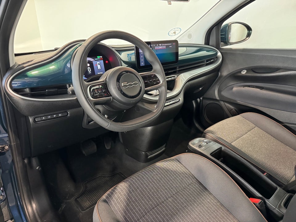 Fiat 500e 42 Icon Sky 3d