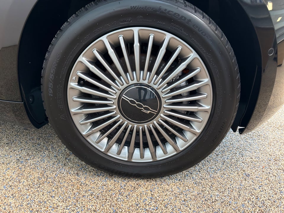 Fiat 500e 42  3d