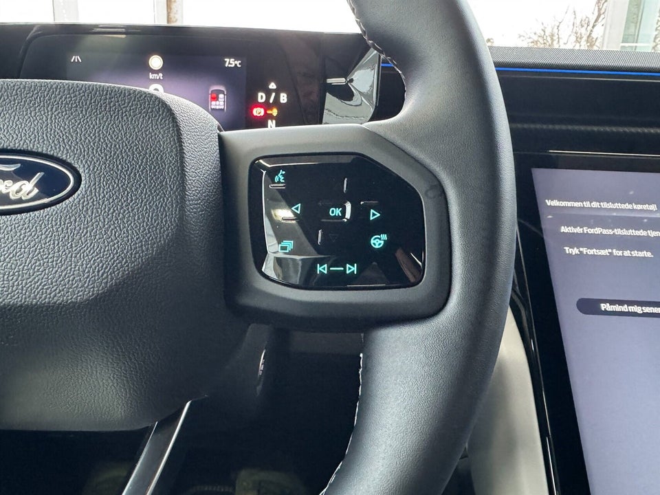 Ford Explorer 84 Select Extended Range AWD 5d