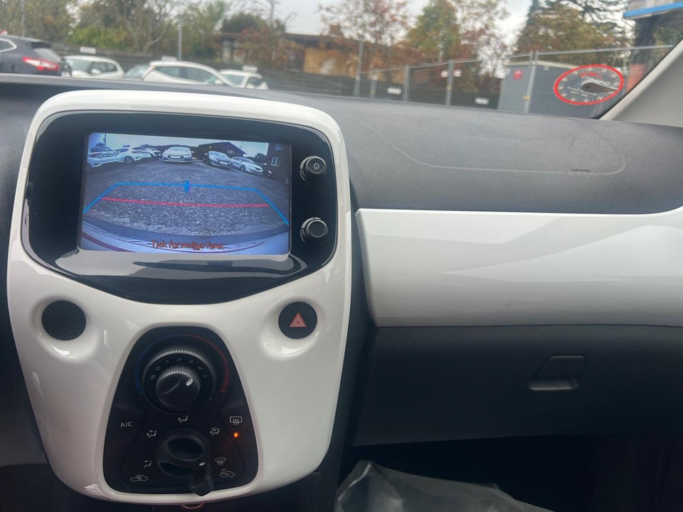 Toyota Aygo 1,0 VVT-i x-play 5d