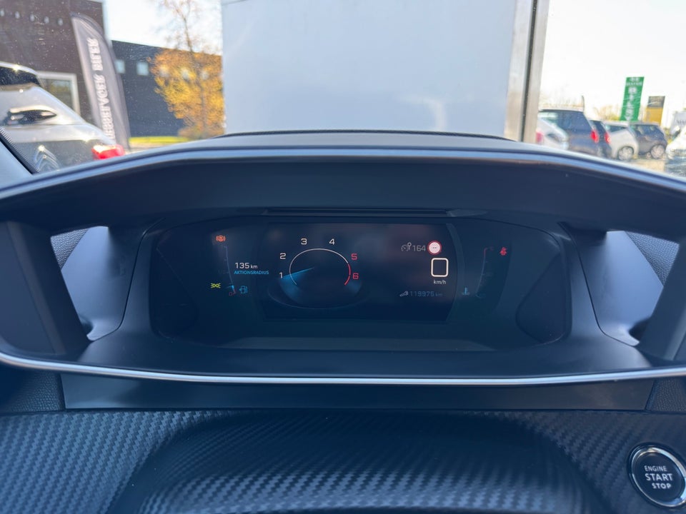 Peugeot 208 1,5 BlueHDi 100 Allure Sky 5d