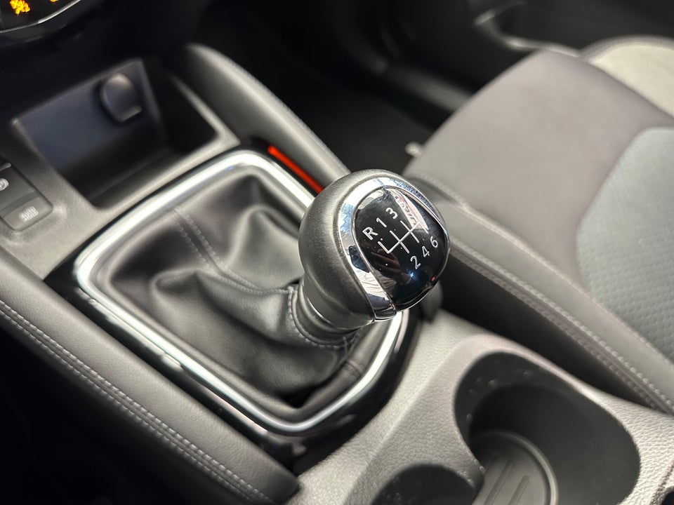 Nissan Qashqai 1,3 Dig-T 140 N-Connecta 5d