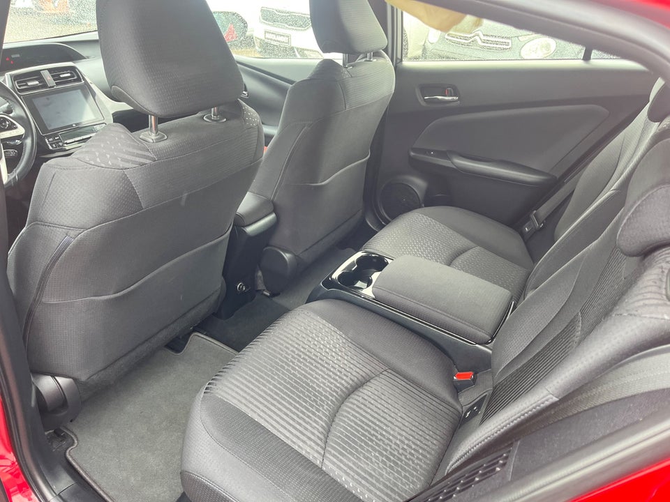 Toyota Prius 1,8 Plug-in Hybrid H4 MDS 5d