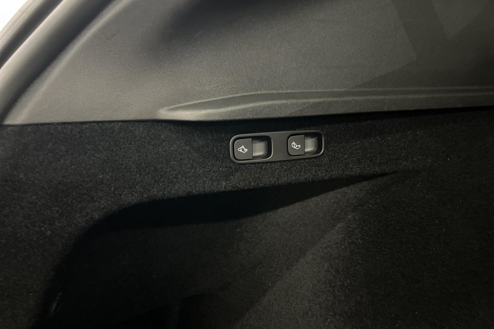 Tesla Model Y Long Range AWD 5d