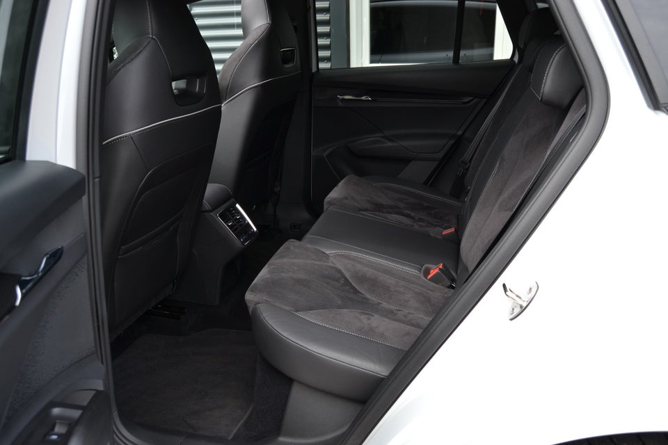 Skoda Enyaq 80x iV Sportline 5d