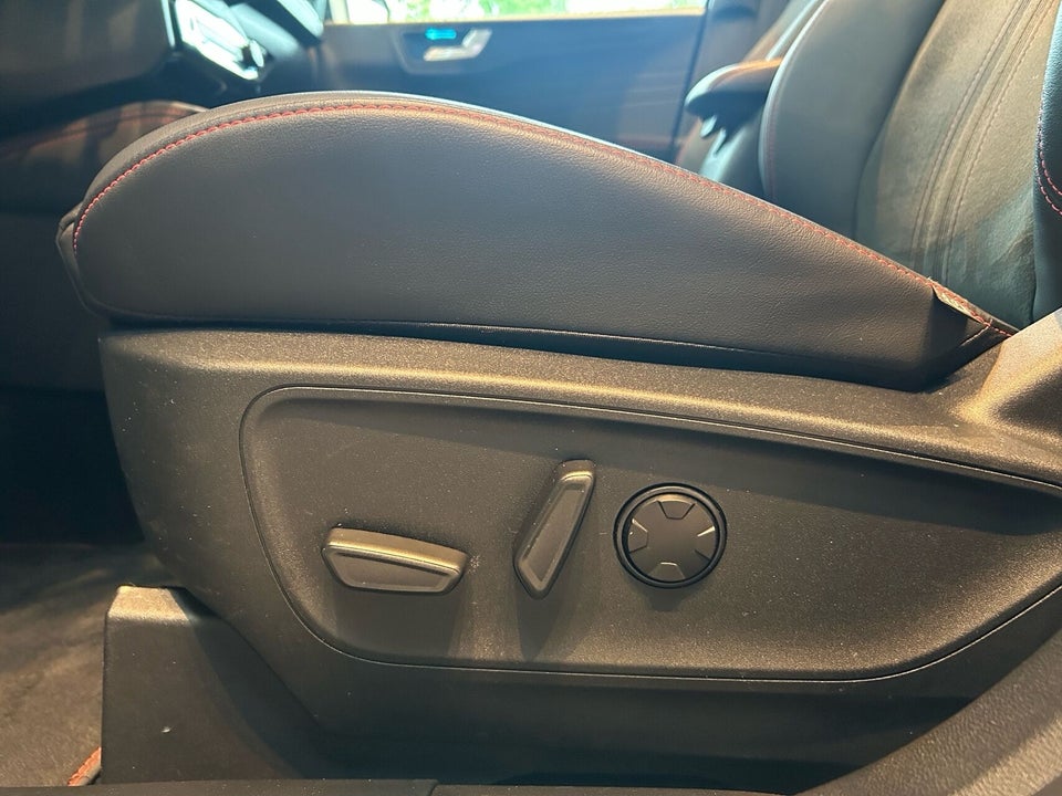 Ford Kuga 2,5 PHEV ST-Line X CVT 5d