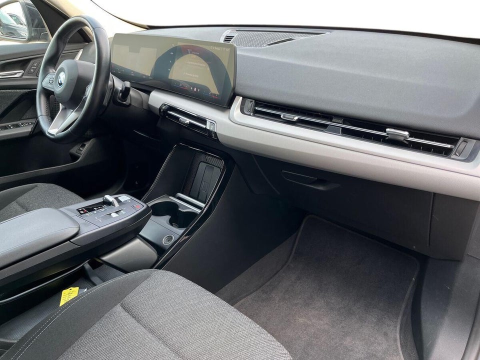 BMW iX1 eDrive20 X-Line 5d