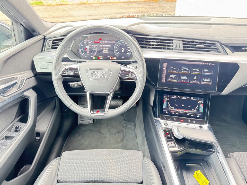 Audi e-tron 55 S-line quattro 5d