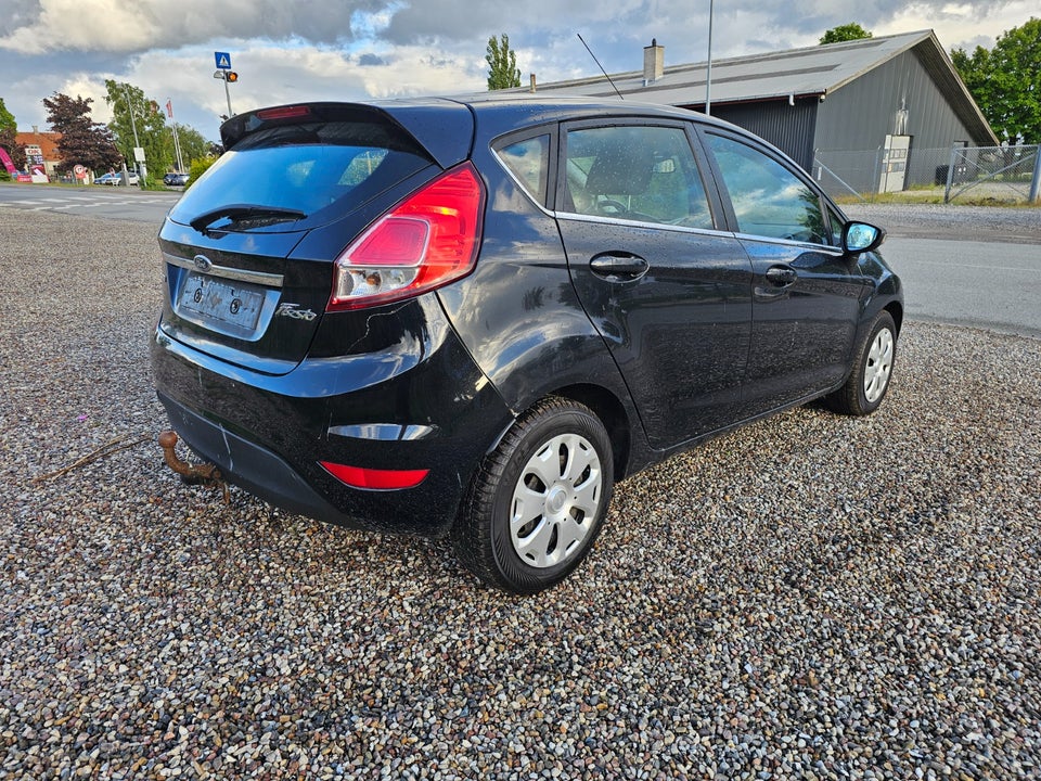 Ford Fiesta 1,6 TDCi 95 Titanium 5d
