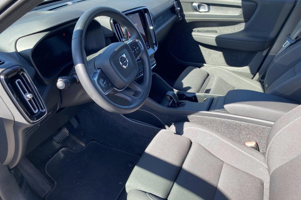 Volvo EX40 Extended Range Plus 5d