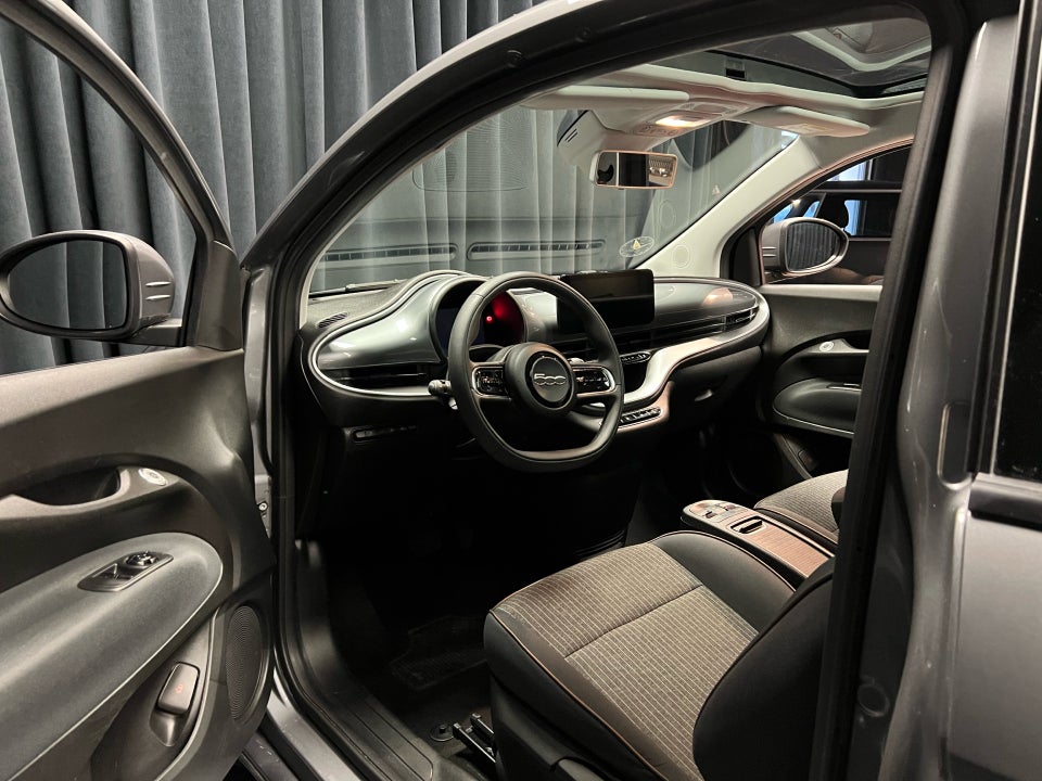 Fiat 500e 42 Icon Plus 3d
