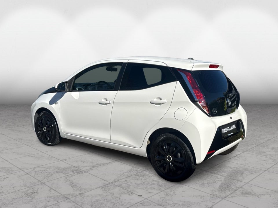 Toyota Aygo 1,0 VVT-i x-black 5d