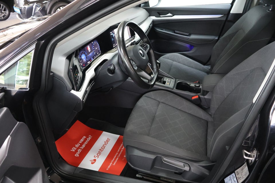 VW Golf VIII 1,5 TSi 130 Life 5d