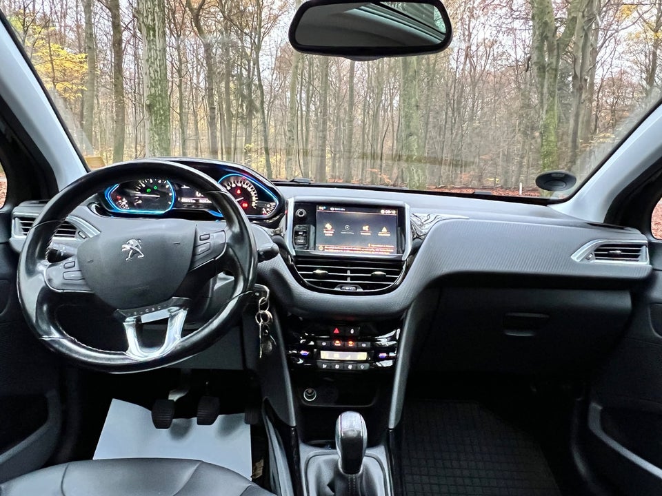 Peugeot 2008 1,2 e-THP 110 Desire Sky 5d