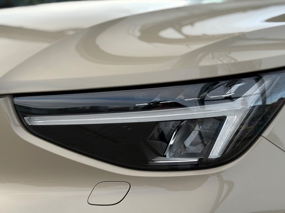 Volvo EX40 Extended Range Core 5d