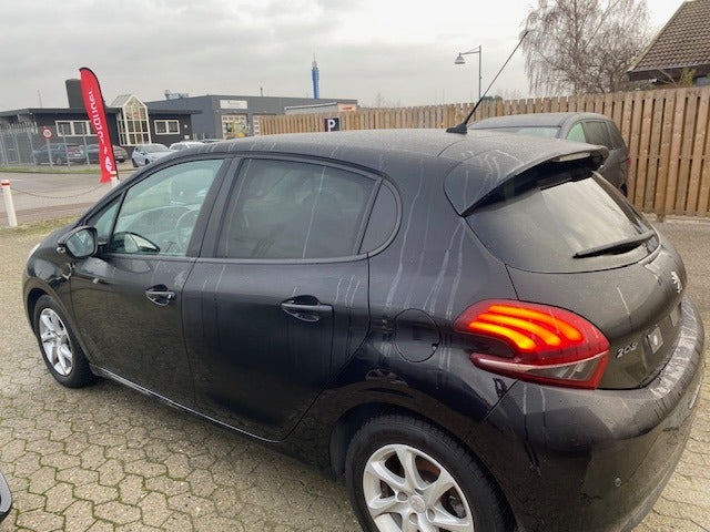 Peugeot 208 1,6 BlueHDi 100 Active 5d