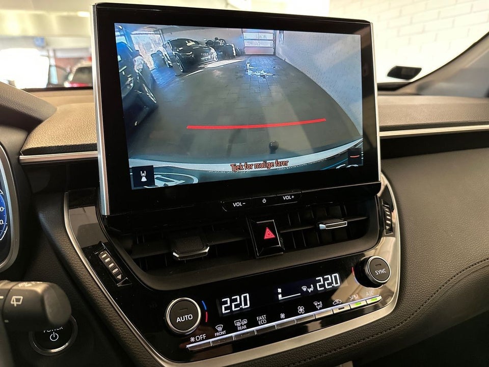 Toyota Corolla Cross 2,0 Hybrid Active CVT 5d