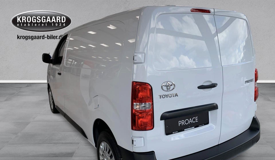 Toyota ProAce 2,0 D 144 Medium Comfort Master aut. 4d