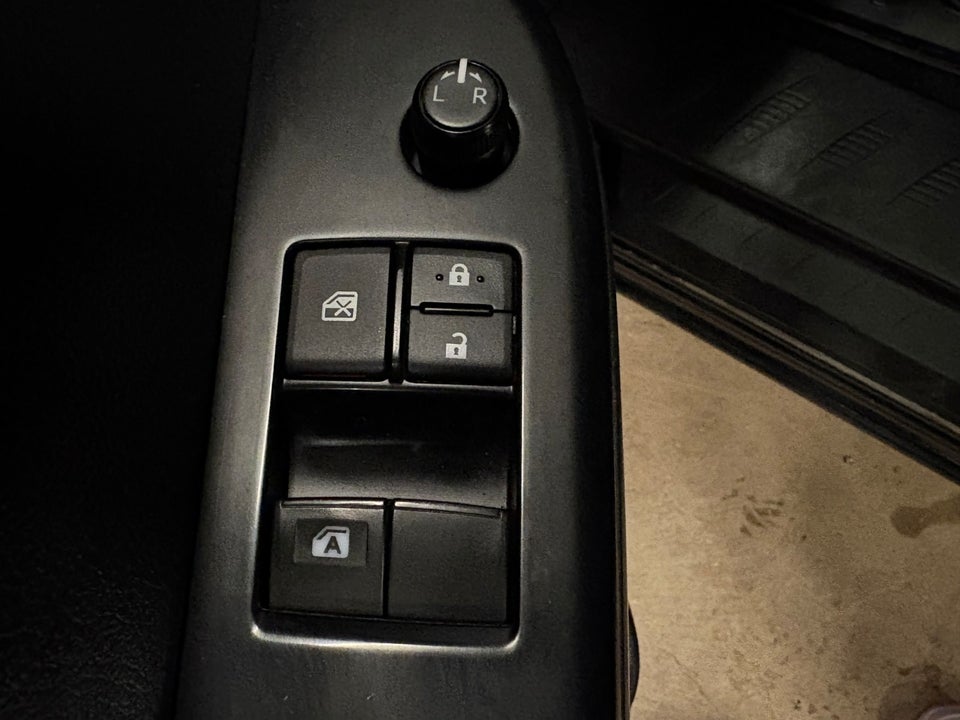 Toyota HiLux 2,4 D-4D 150 T2 Ex.Kab 4x4 4d