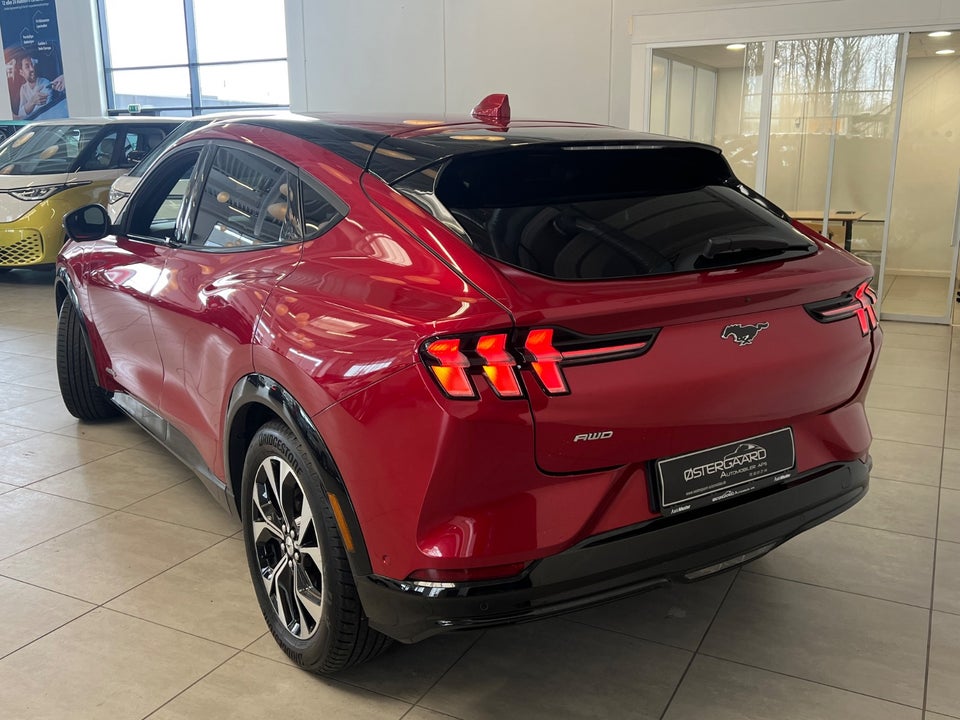 Ford Mustang Mach-E 73 Premium Standard Range AWD 5d