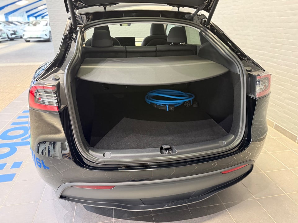 Tesla Model Y RWD 5d