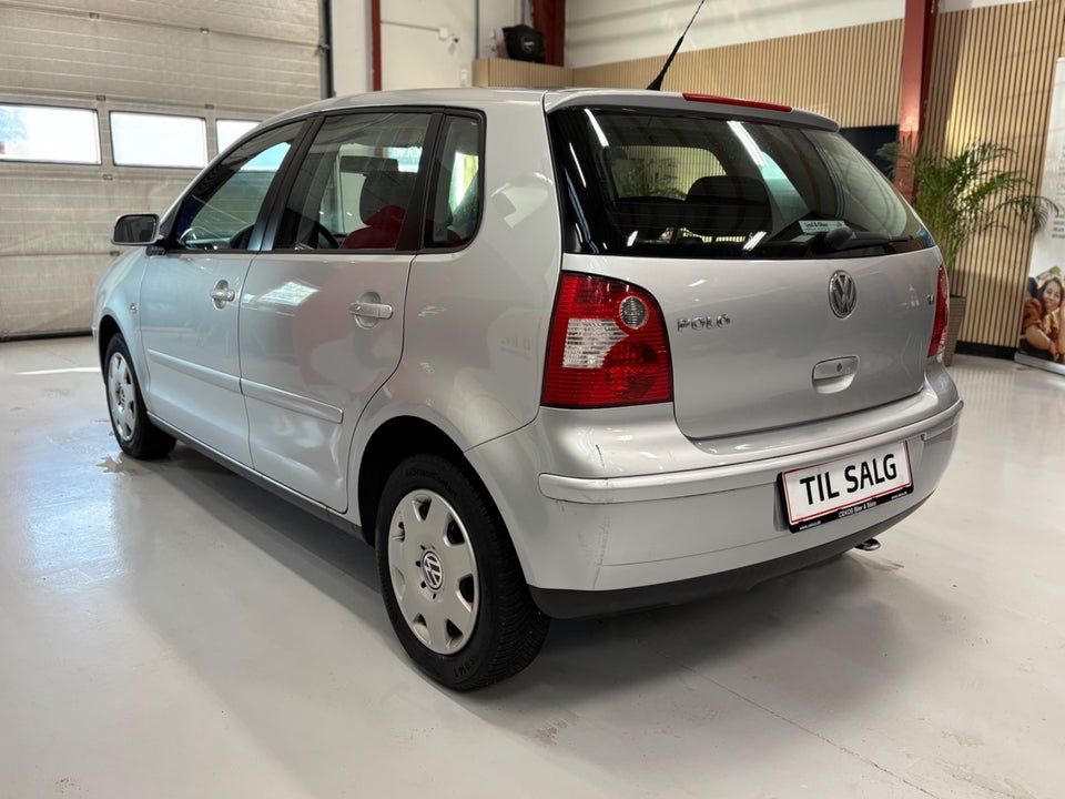 VW Polo 1,4 16V Basic 5d