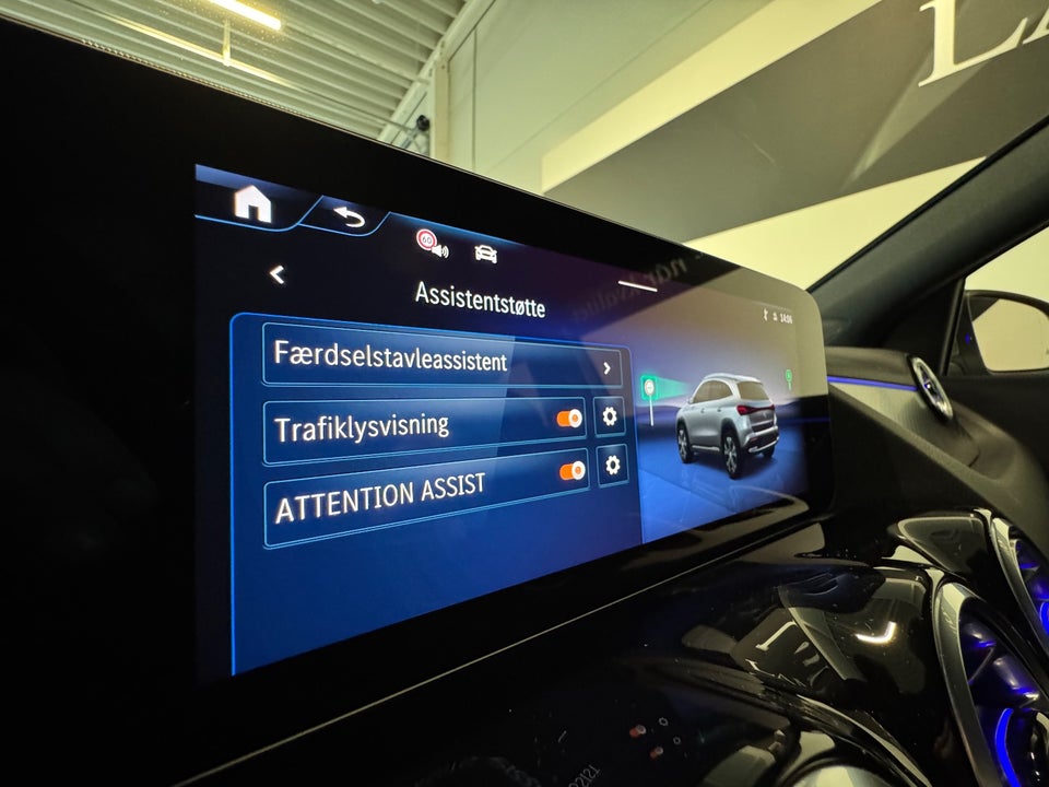 Mercedes EQA300 Progressive 4Matic 5d