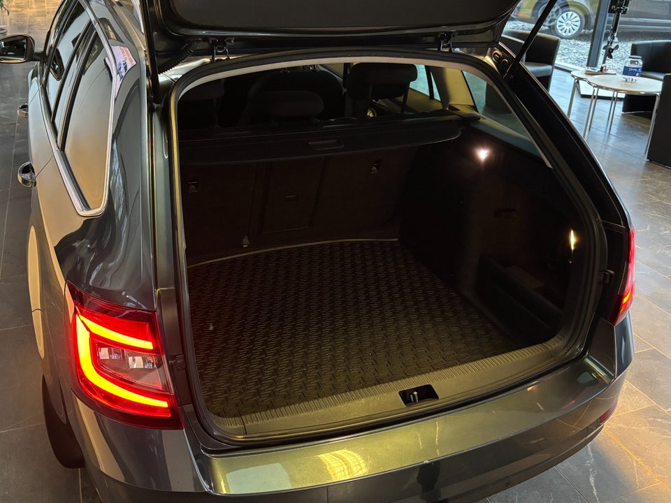 Skoda Octavia 1,8 TSi 180 Style Combi DSG 5d