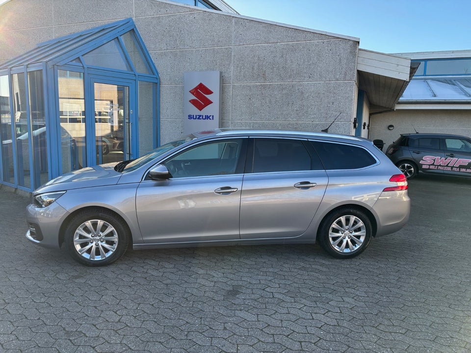 Peugeot 308 1,5 BlueHDi 130 Allure Pack SW 5d