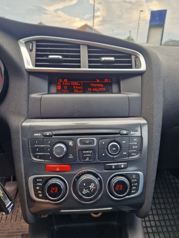 Citroën C4 1,6 HDi 112 Seduction 5d