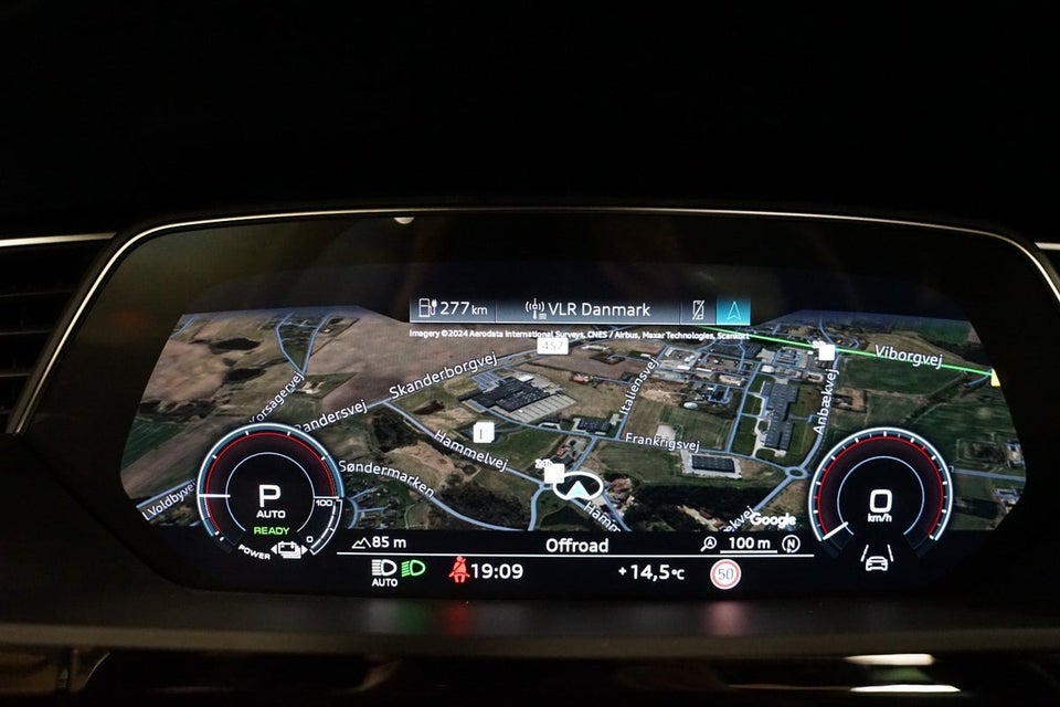 Audi Q8 e-tron 55 S-line quattro 5d