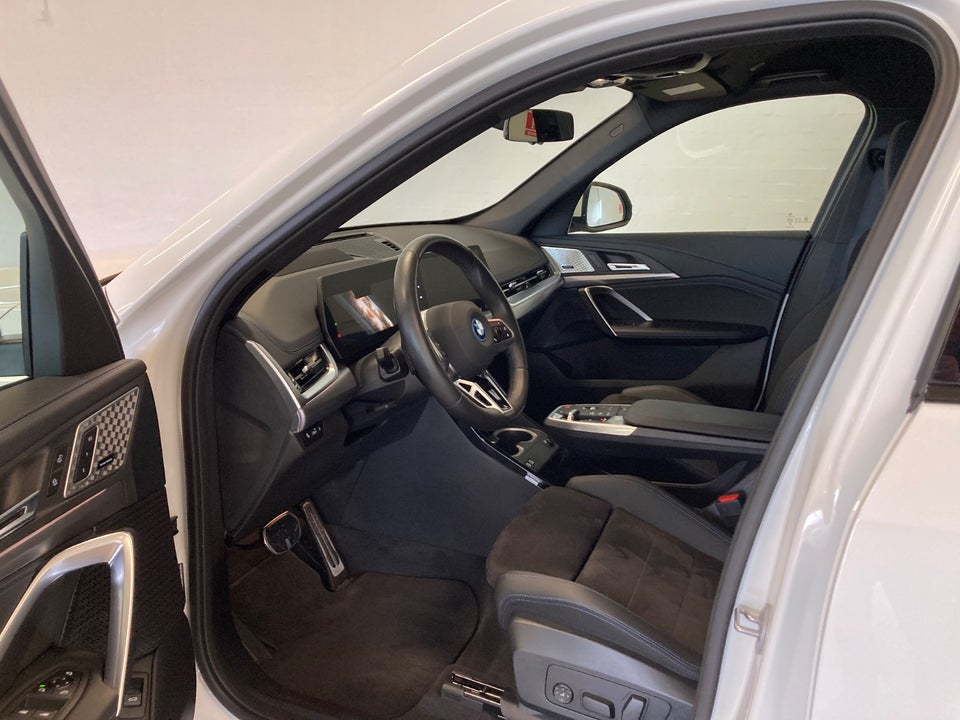 BMW iX1 xDrive30 Fully Charged M-Sport 5d