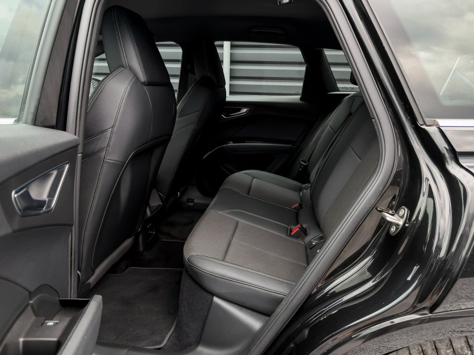 Audi Q4 e-tron 45 Attitude S-line quattro 5d