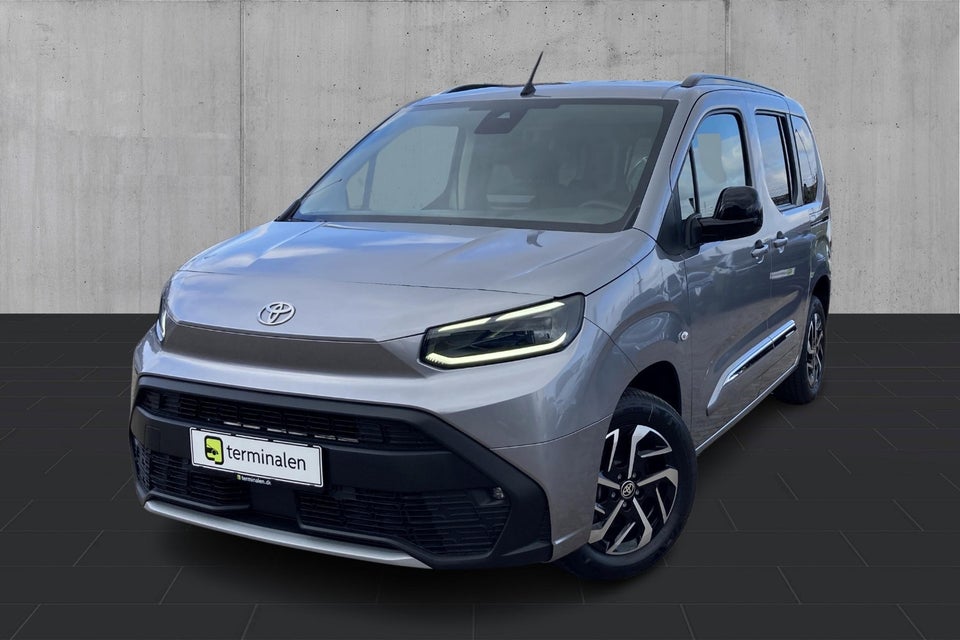 Toyota ProAce City Verso 50 Medium Family 5d