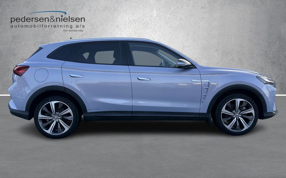 MG Marvel R Luxury 5d