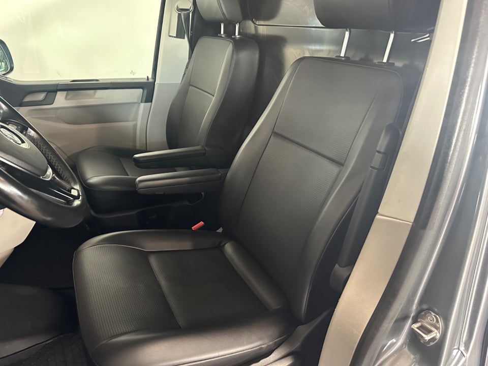 VW Transporter 2,0 TDi 204 Kassevogn DSG lang