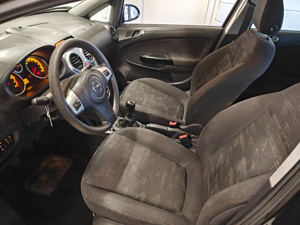 Opel Corsa 1,2 16V Cosmo 5d