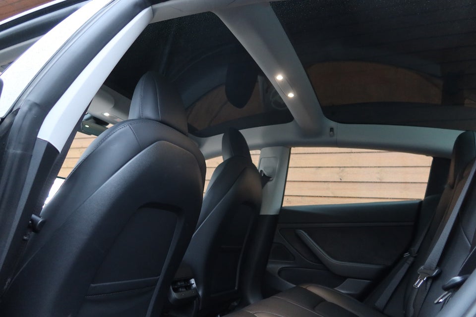 Tesla Model 3 Standard Range+ RWD 4d