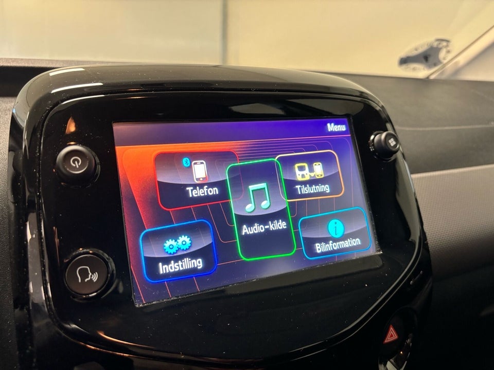 Peugeot 108 1,0 e-VTi 72 Selection Tech 5d